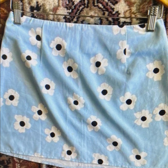 PRINCESS POLLY SHELLY MINI SKIRT SIZE 6 Blue with white flowers - Picture 1 of 1